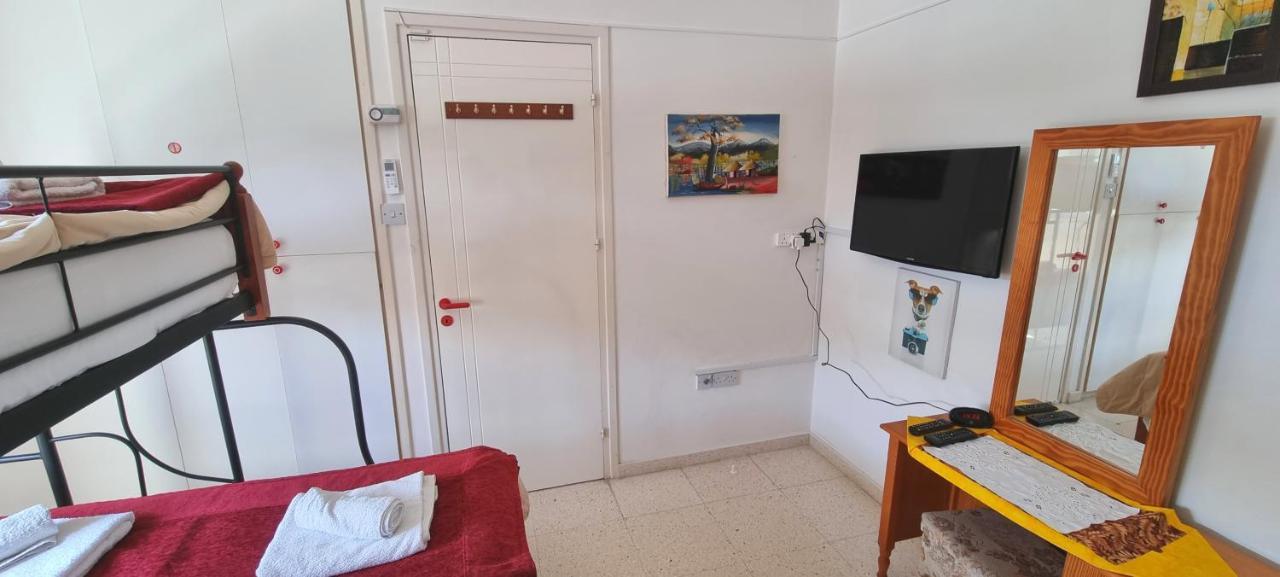 Astrofegia Apartments Near The Sea Agia Marina  Exterior photo